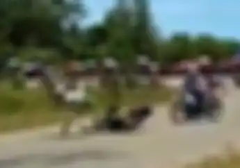 Video Dua Pembalap Mendadak Jatuh Tanpa Sentuhan Sedikit pun di Road Race Bengkulu, Aneh Enggak Ya?