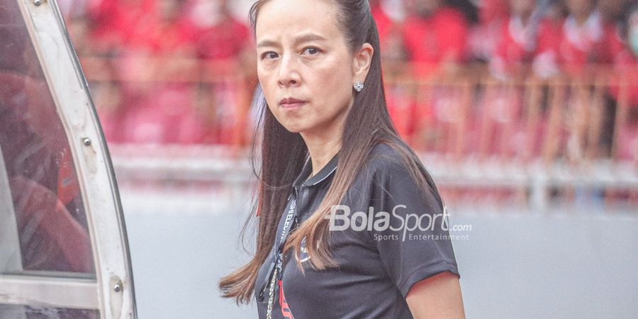 Madam Pang Turun Tangan, Atasi Rengekan Mano Polking Soal Kontrak