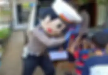 Penanaman Budaya Tertib Lalu Lintas, Satlantas Polres Grobogan Datangi Anak-anak TK