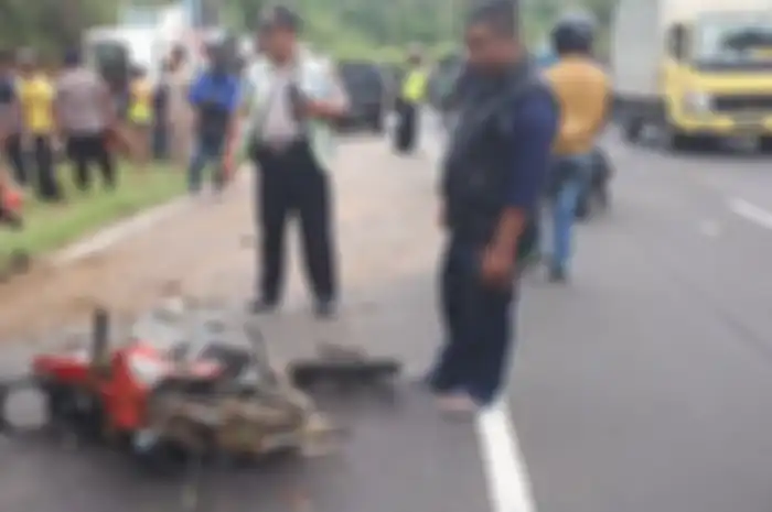 Kecelakaan kembali terjadi di Tanjakan Emen, Subang Jabar.