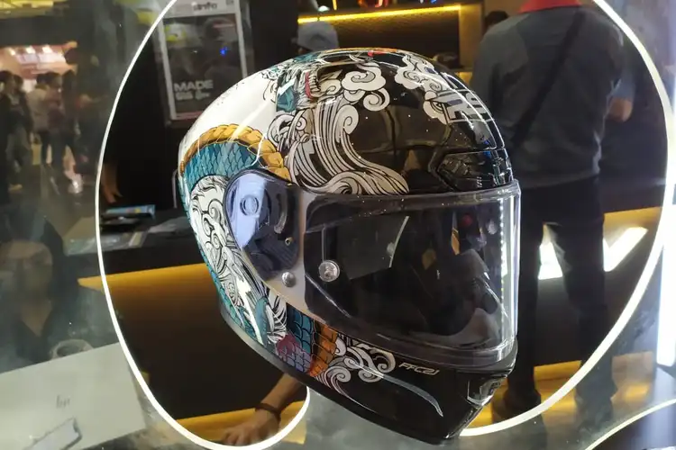 RSV Pamerkan Helm Langka Nan Ghaib di IMOS 2022 Apaan Tuh?