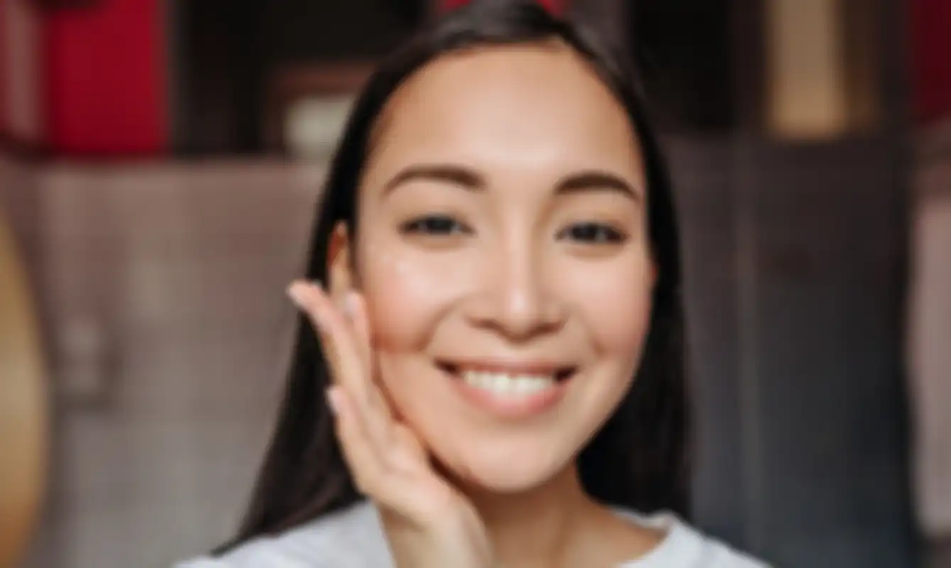 Ilustrasi pakai skincare 