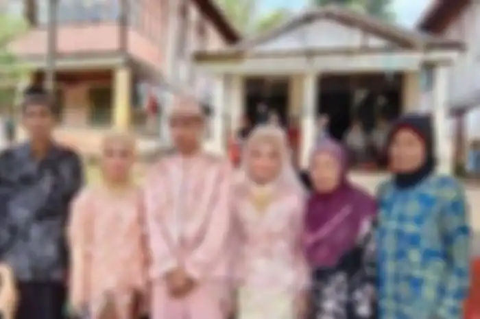 Usai akad nikah, foto tampang pria Empat Lawang yang menikahi 2 gadis sekaligus bikin heboh. Foto tampangnya viral di Facebook.
