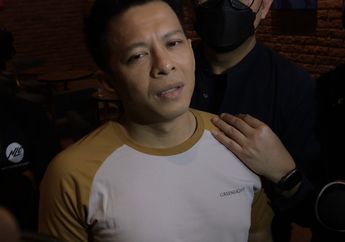 'Cuma Konsep' Ariel NOAH Tanggapi Soal BCL Dicium Ray Prasetya Saat Konser