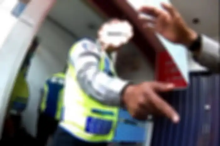 Memvideokan oknum Polisi nakal dianjurkan oleh Kapolri