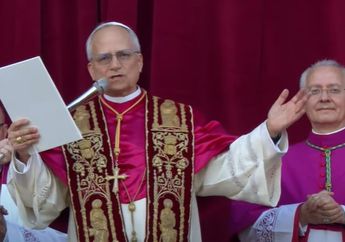 Berikan Berkat Pertama di Basilika Santo Petrus, Paus Leo XIV: Dunia Membutuhkan Cahaya Kristus