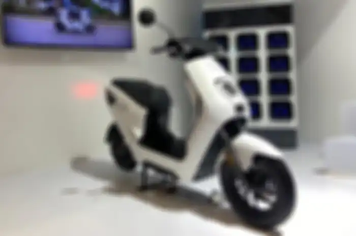 Ilustrasi jika harga motor listrik bersubsidi naik, pemerintah akan beri sanksi tegas ke produsen.