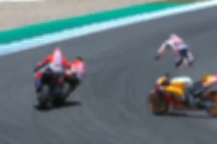 Tabrakan beruntun Jorge Lorenzo, Dani Pedrosa dan Andrea Dovizioso.