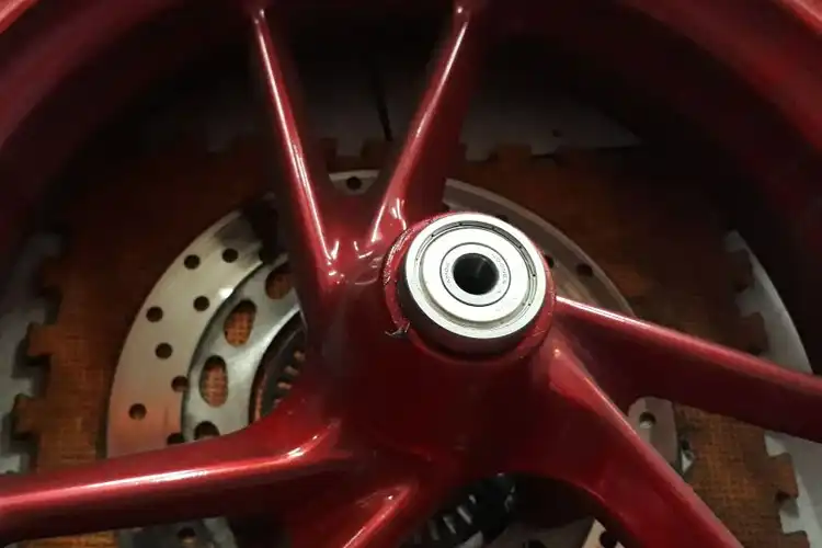 Bisa Bikin Dompet Jebol, Membiarkan Bearing Roda Motor Rusak Banyak Ruginya