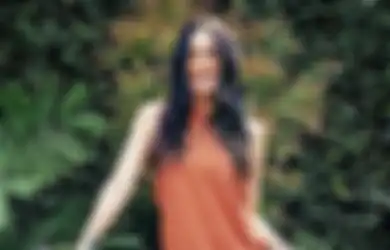 Masih Terlihat Awet Muda Seperti 20 Tahunan, Foto Jadul Sophia Latjuba Ini Jadi Bukti Nyata Kecantikan Mantan Ariel NOAH Sejak Orok