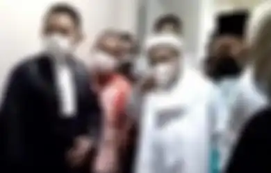 Sentil Ahok dan Raffi Ahmad, Rizieq Shihab yang Jadi Terdakwa Kasus Kerumunan Merasa Diperlakukan Tidak Adil: Mereka Tidak Ditahan Apa Karena Teman Presiden?