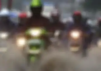 Pemotor Waspada, Prakiraan Cuaca 28 Februari 2023 Jakarta Diguyur Hujan Ringan