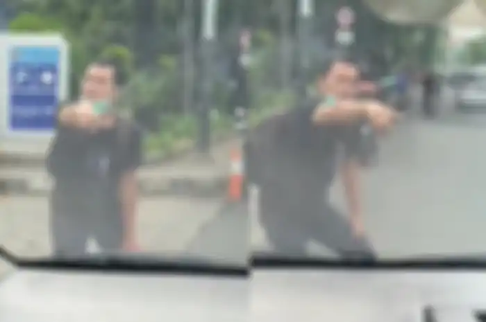 Akal bulus pura-pura jadi korban tabrak lari berujung pemerasan di Pasar Rebo, terbongkar motif pelaku.