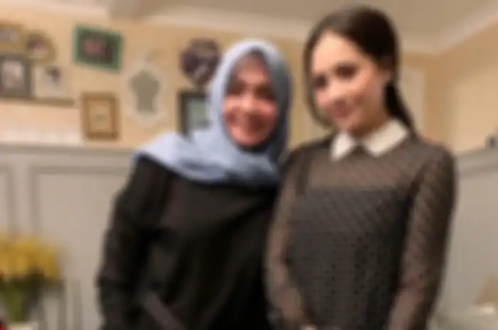 Mama Rieta Amalia dan Nagita Slavina  