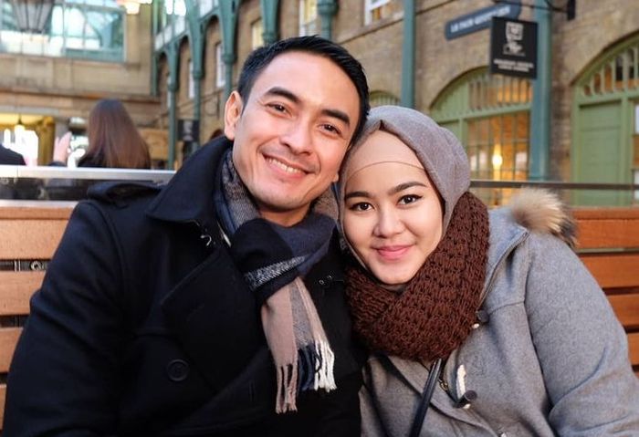 Zumi Zola dan istrinya, Sherrin Tharia