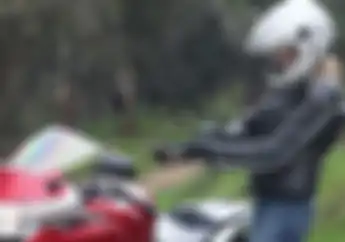 Perjalanan Jauh Lebaran 2021, Cocok Nih Pakai Jaket Modis Tapi Safety