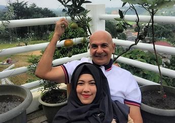 Pernikahannya dengan Mark Sungkar Baru Berjalan 7 Tahun, Santi Asoka Mala Harus Rela Telan Pil Pahit Saat Suaminya Terkena Kasus Korupsi hingga Sebut Soal Nikmat Allah SWT: Jangan Mengeluh...