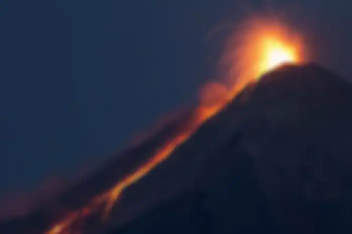 Ilustrasi: 5 Gunung Api di Indonesia Berstatus Awas dan Waspada, Gunung Anak Krakatau Ada di Level 3