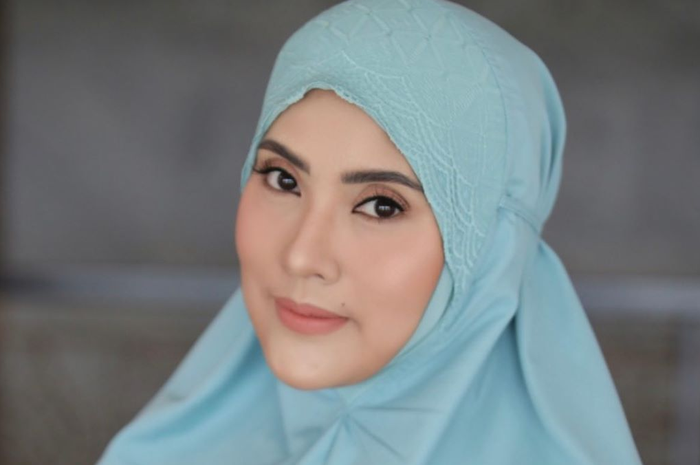 Sempat terjeurumus ke dalam aliran sesat selama 9 tahun, artis sinetron ini ngaku uangnya terkuras habis selama disana, kenapa?