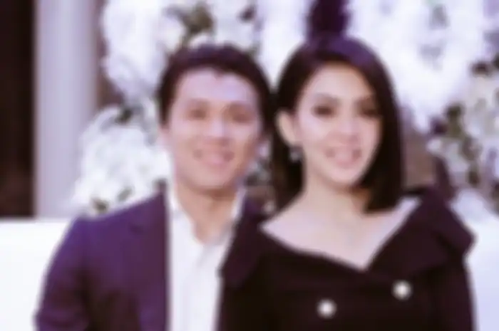 Syahrini dan Reino Barack