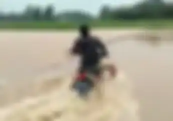 Banjir Besar Melanda Beberapa Kota, Biaya Servis Motor yang Terendam Banjir Bikin Panas Dingin