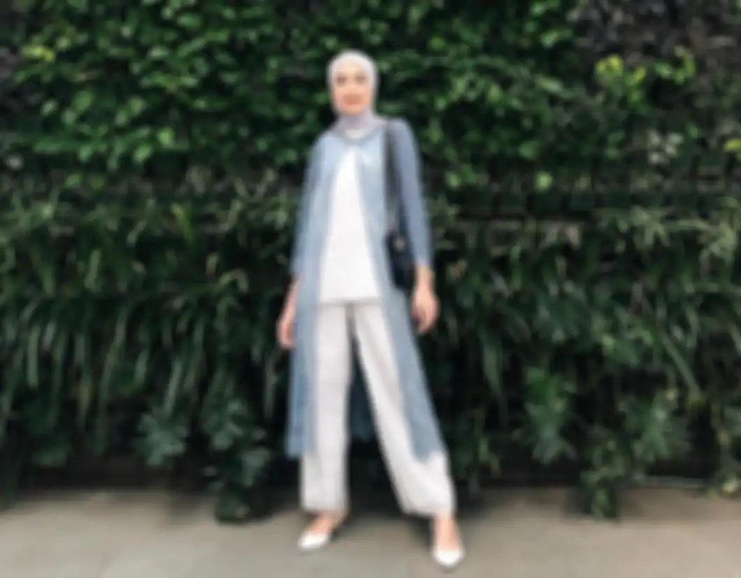Fashion kondangan hijab dengan celana