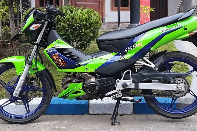 Motor Langka Kawasaki Kaze  Dibikin Ayam Jago Terlihat Pangling