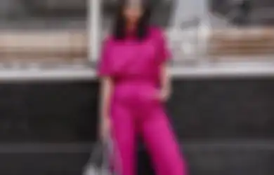 5 Cara Pakai Outfit Warna Pink Fuchsia Biar Enggak Kelihatan Norak!