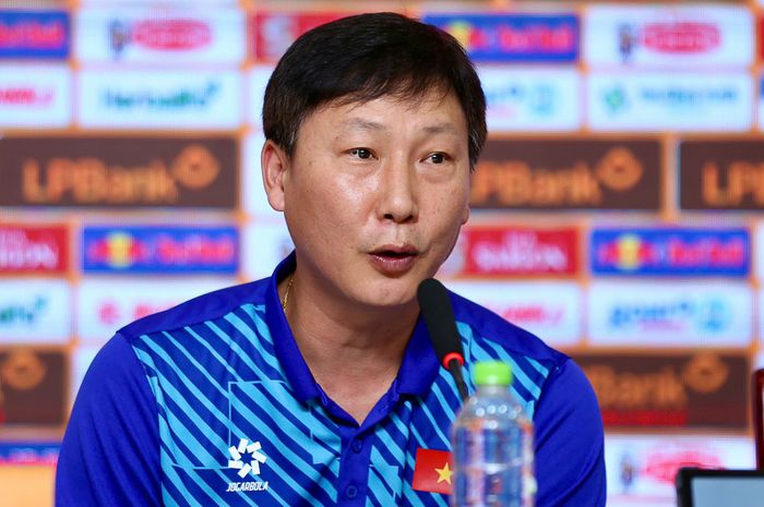 Pelatih Timnas Vietnam, Kim Sang-sik, dalam konferensi pers sebelum pertandingan persahabatan FIFA Matchday September 2024.