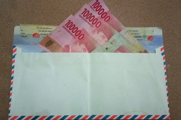 Bantuan sosial (Bansos) Rp 300 ribu cair Januari sampai April 2021 ini. Ada 10 juta orang termasuk bikers yang akan mendapat bansos ini.