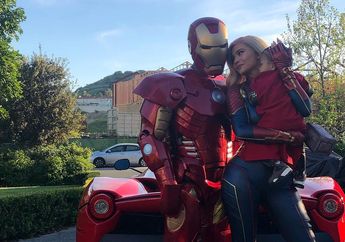 Tak Puas Hanya Beri Ucapan Lewat Papan Reklame, Kylie Jenner Hadiahkan Lamborghini Seharga 4 Miliar Untuk Kado Ulang Tahun Travis Scott