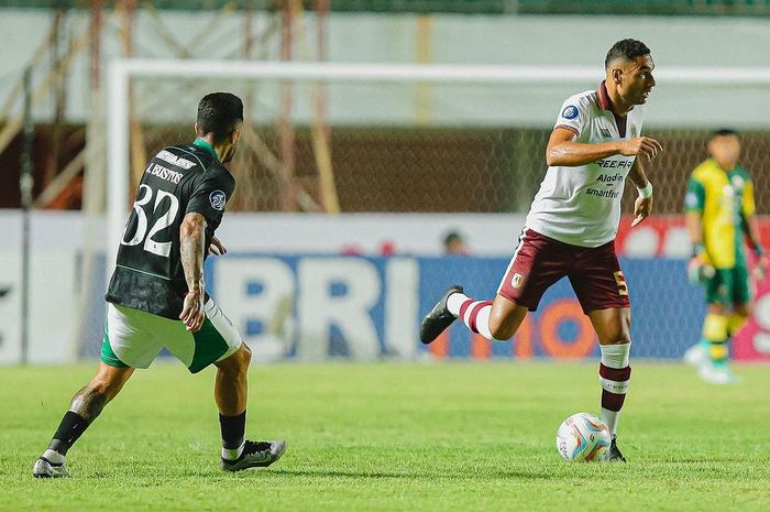 Suasana pertandingan pekan ke-19 Liga 1 2023-2024 antara Persis Solo dan PSS Sleman.