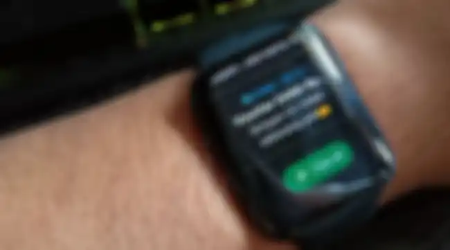 Tampilan notifikasi di Oppo Watch