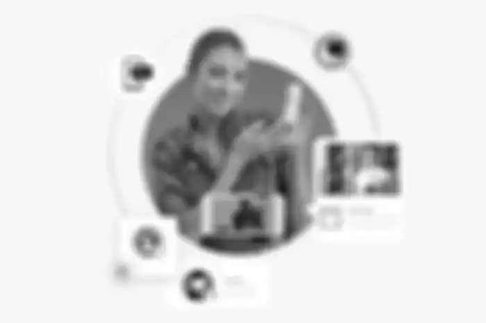 Seorang wanita sedang daftar TikTok Affiliate