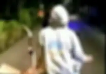 Brutal, Geng Motor Berulah di Karawang, Pemuda Terkapar Disabet Celurit dan Samurai