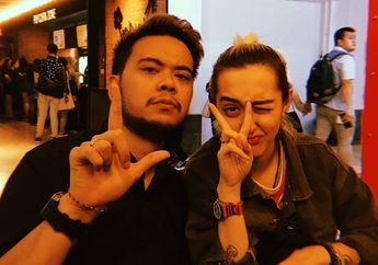 Tak Diketahui Kapan Menikahnya, Reza SMASH dan Pacar Lakukan Foto Kehamilan dengan Perut Membuncit!