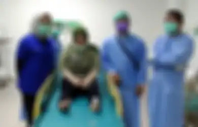Duduk di atas Ranjang Rumah Sakit, Kekeyi Tertimpa Musibah di Hari Raya Idul Adha, Sang Selebgram Sebut Lebih Baik Sakit Hati Karena Mantan