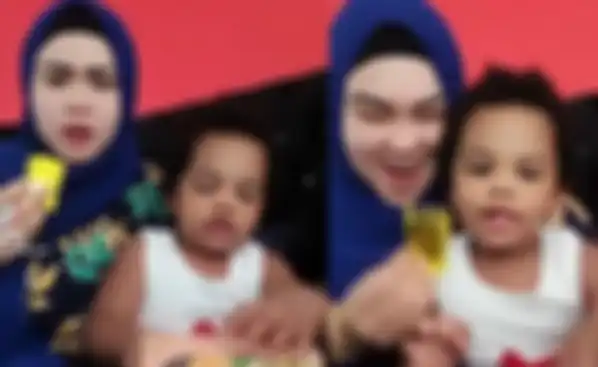 Vicha bersama anak hasil pernikahan dengan orang Nigeria 