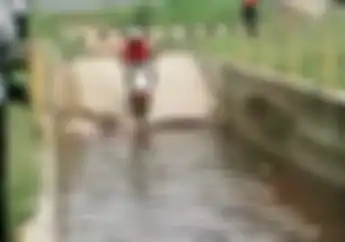 Video Motor Listrik Gesits Aman Lewati Banjir, Segini Ketinggiannya
