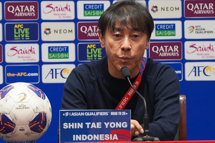 Pelatih timnas Indonesia, Shin Tae-yong buka suara usai kalah 1-2 dari China di Qingdao Youth Football Stadium, China pada Selasa (15/10/2024).