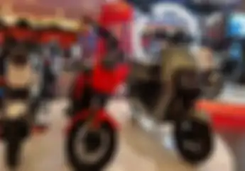Indonesia Ditargetkan Beralih Kendaraan Listrik pada 2030, Siap Ganti Motor?
