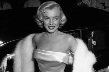 Puluhan tahun berlalu setelah kematiannya, Marilyn Monroe tetap menjadi ikon penting budaya pop dalam sejarah dunia. Pada tahun 1999, Institut Film Amerika menempatkannya ke dalam kelompok wanita paling penting dari Zaman Keemasan Hollywood. 