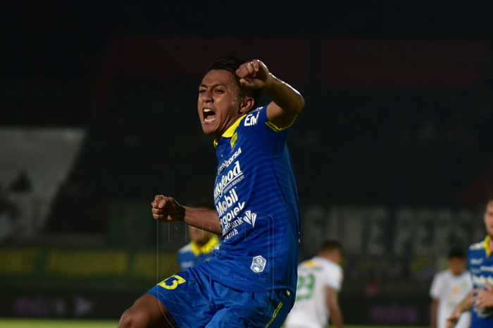 Winger Persib Bandung, Febri Hariyadi, merayakan gol yang dicetaknya ke gawang Persebaya Surabaya pada pekan ke-23 Liga 1 2019.