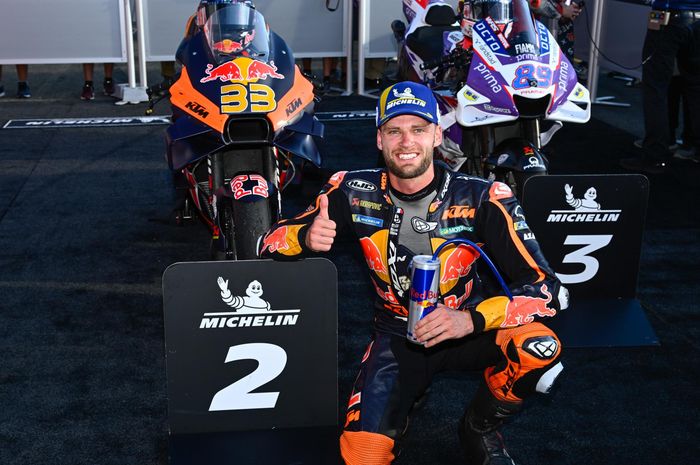 Pembalap Red Bull KTM, Brad Binderusai menjalani balapan pada MotoGP Jepang 2022, Minggu (25/9/2022)