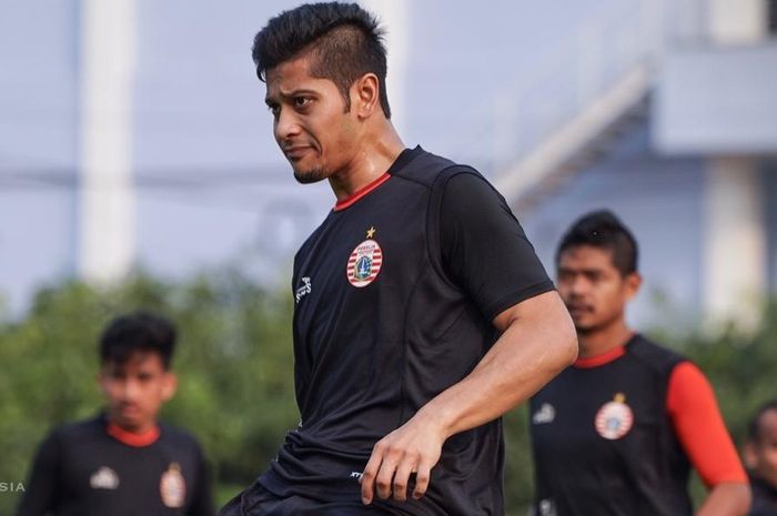 Pemain baru Persija Jakarta, Farri Agri dalam sesi latihan tim.