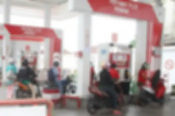 Isi bensin harus full biar tangki enggak berkarat.