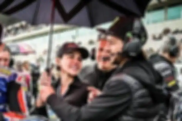 Putus dengan mantan pembalap MotoGP John Hopkins, Nikita Mirzani ungkap karena berbeda agama