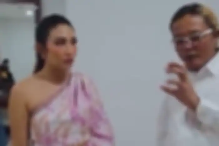 Sule beri Ayu Dewi wejangan
