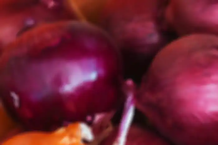 Kulit bawang merah ternyata punya manfaat luar biasa juga loh