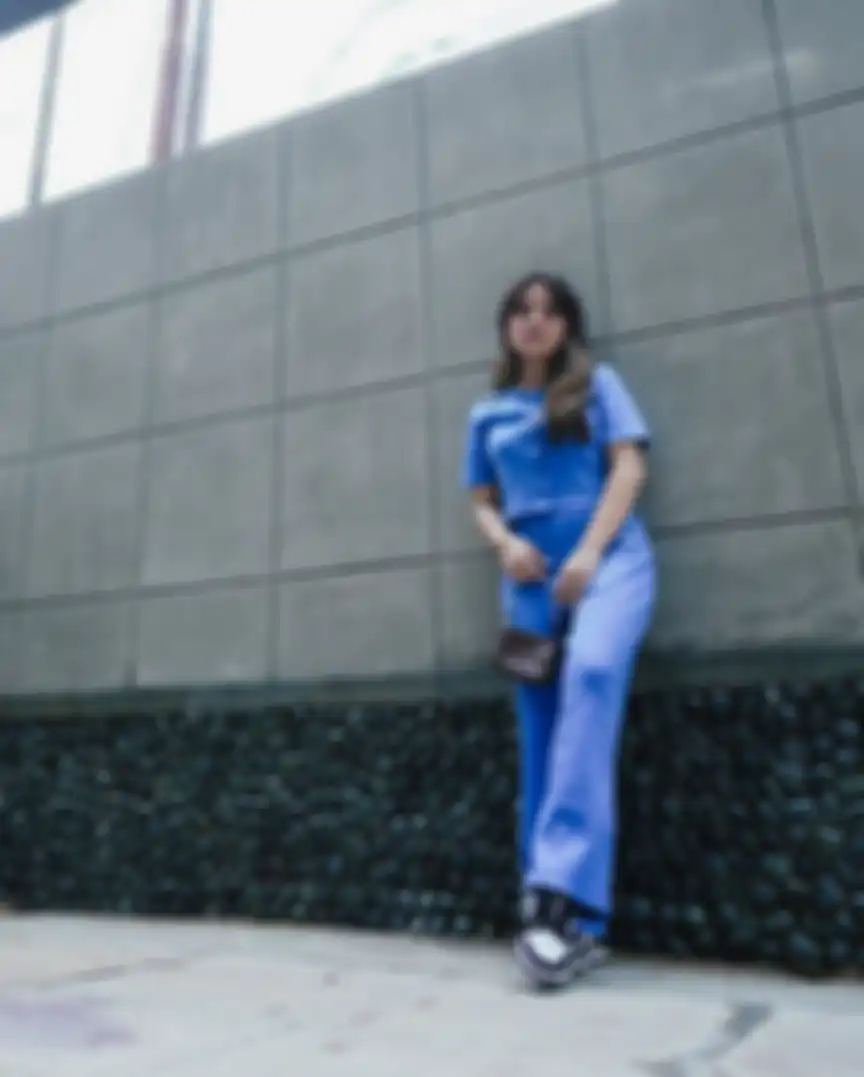 Padu padan outfit biru ala Marsha Aruan